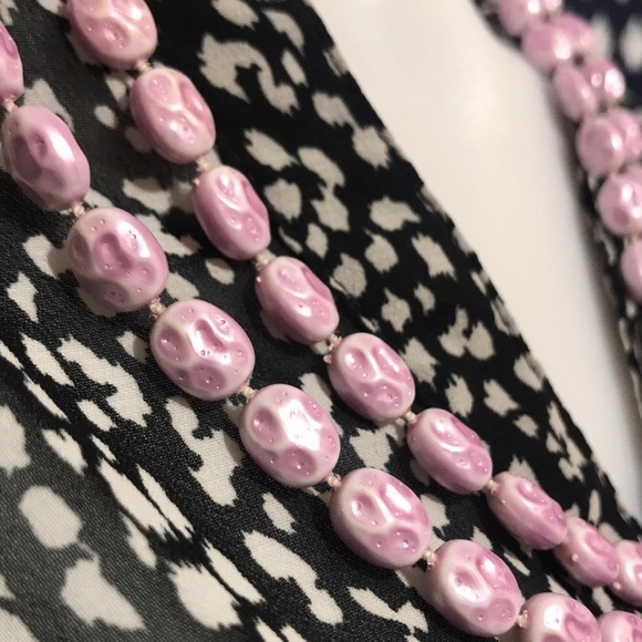 Vintage Purple Plastic Costume jewelry Necklace - Picture 2 of 6